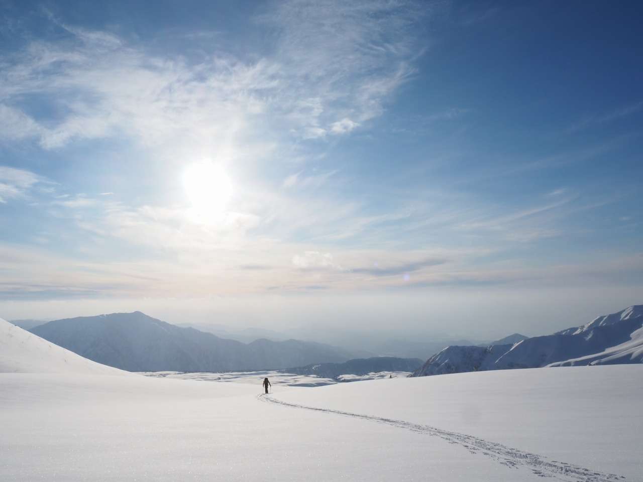 スノーハイク立山室堂☆雪の大谷を歩く