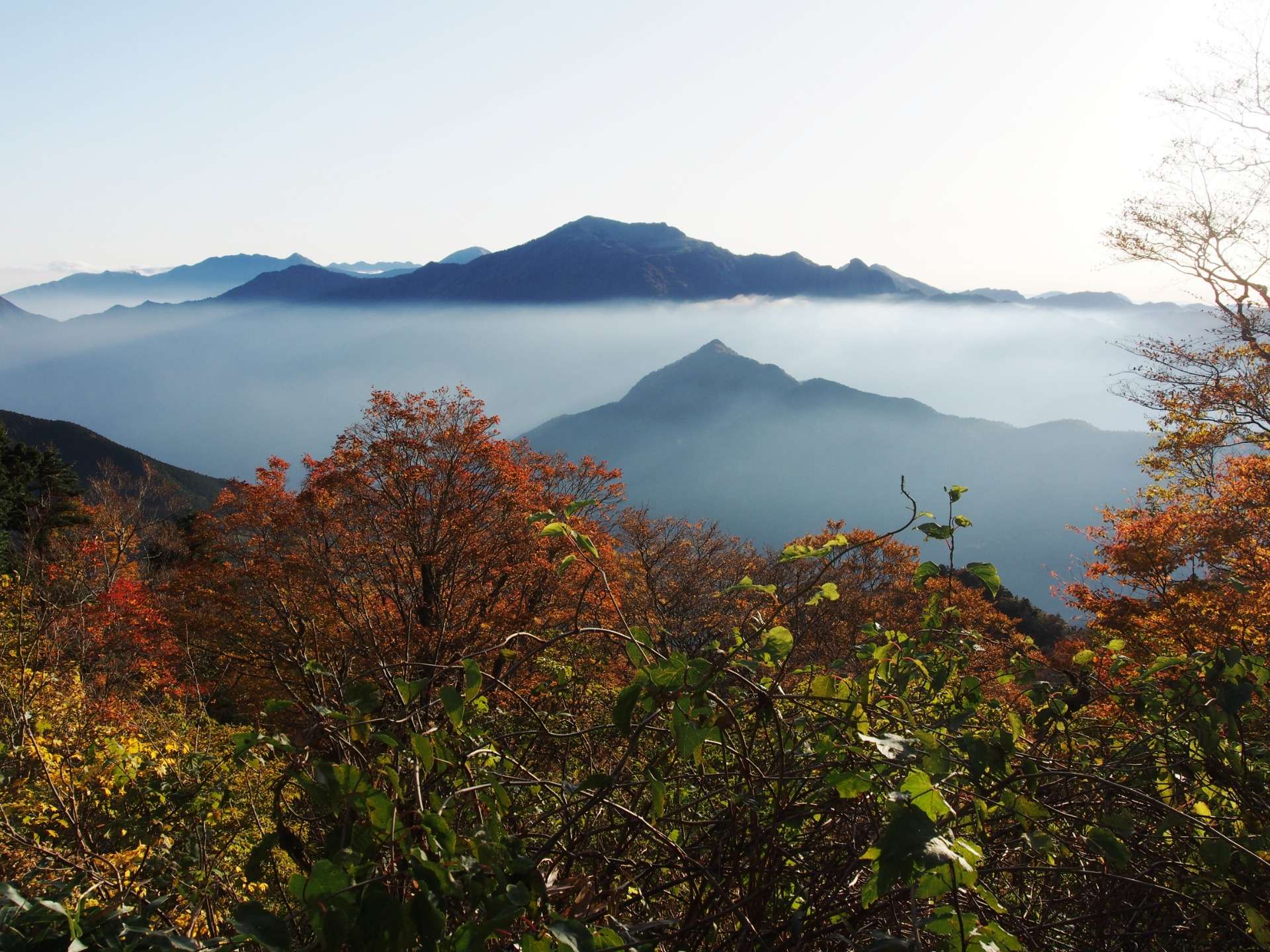 紅葉の石鎚山　中上級者向け